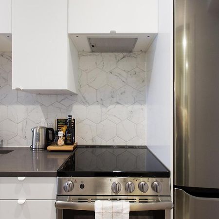 Blue Oasis Studio With Full Kitchen And Bath By Den Stays Montreal Ngoại thất bức ảnh