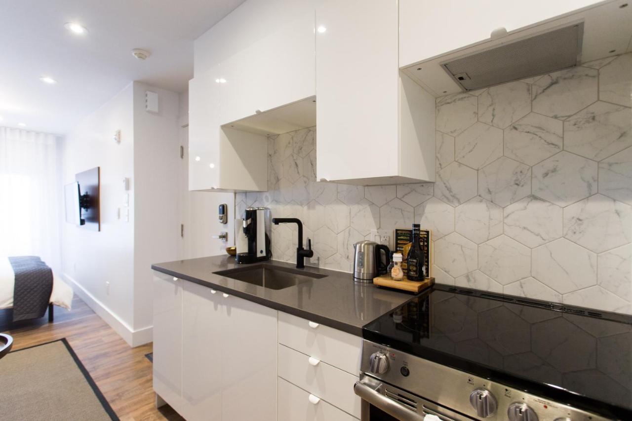 Blue Oasis Studio With Full Kitchen And Bath By Den Stays Montreal Ngoại thất bức ảnh