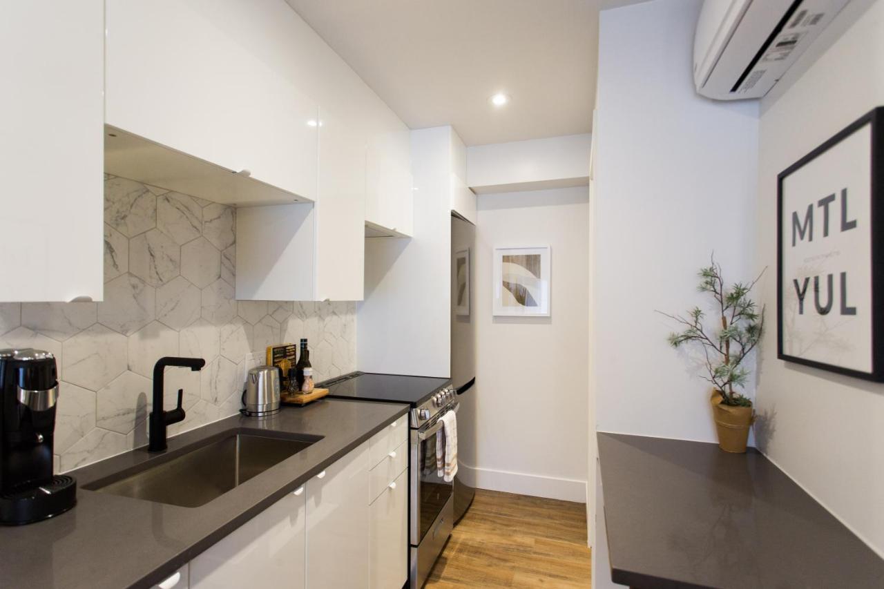 Blue Oasis Studio With Full Kitchen And Bath By Den Stays Montreal Ngoại thất bức ảnh