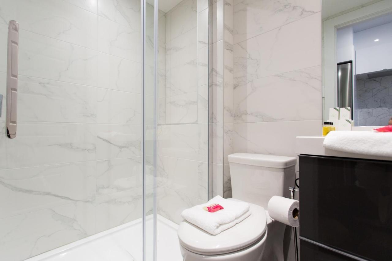 Blue Oasis Studio With Full Kitchen And Bath By Den Stays Montreal Ngoại thất bức ảnh