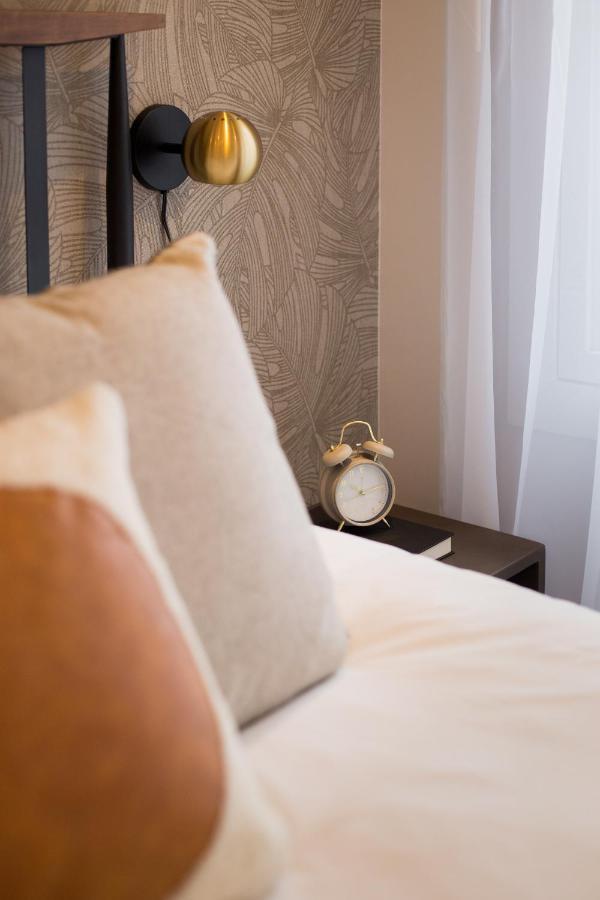 Blue Oasis Studio With Full Kitchen And Bath By Den Stays Montreal Ngoại thất bức ảnh