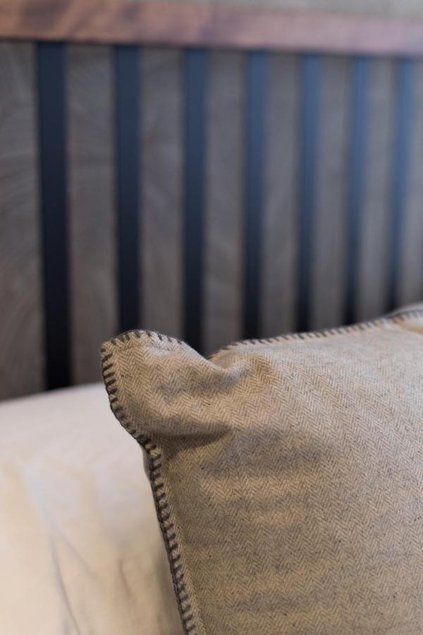 Blue Oasis Studio With Full Kitchen And Bath By Den Stays Montreal Ngoại thất bức ảnh
